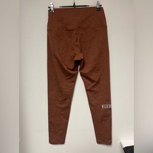 NWOT Women’s FLEO Leggings size Large